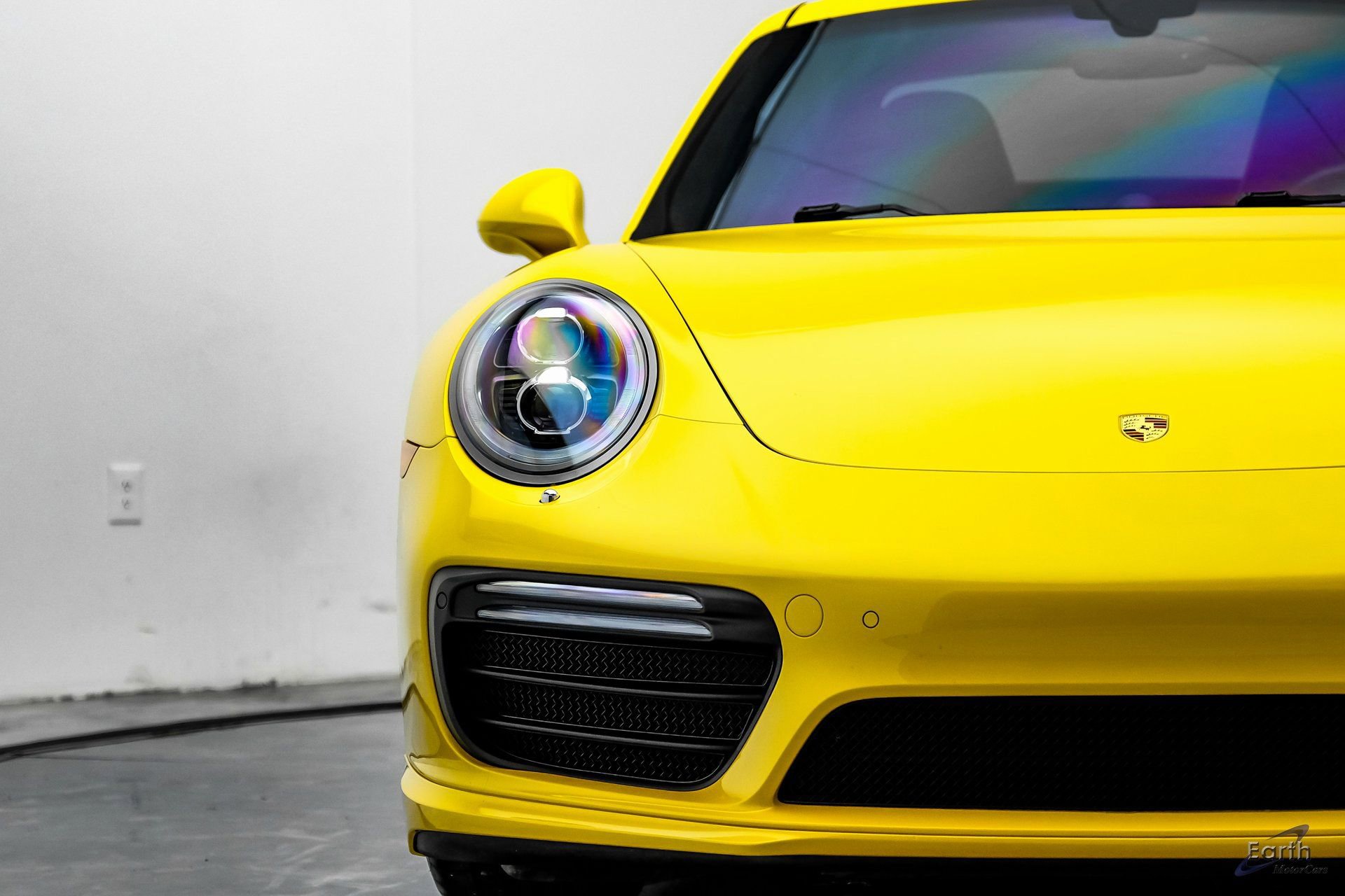 Used 2018 Porsche 911 Turbo S image 32