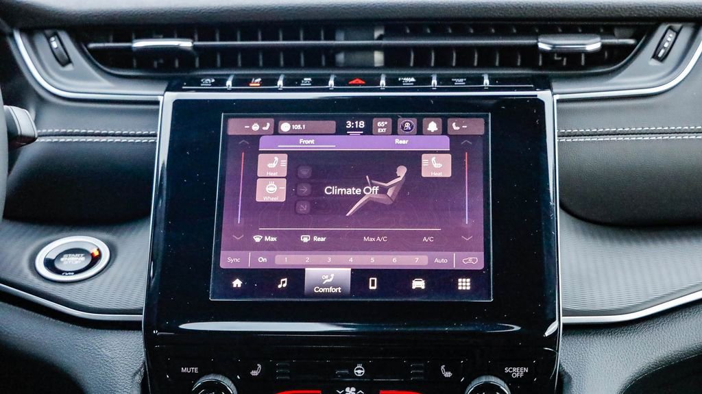 New 2025 Jeep Grand Cherokee L Laredo w/ Luxury Tech Group I image 15