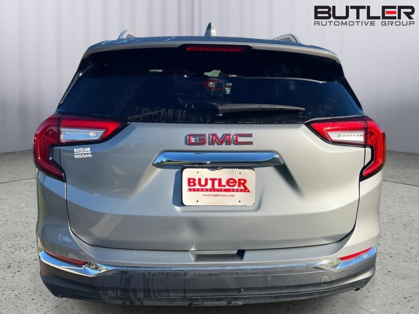 Used 2023 GMC Terrain SLT image 4