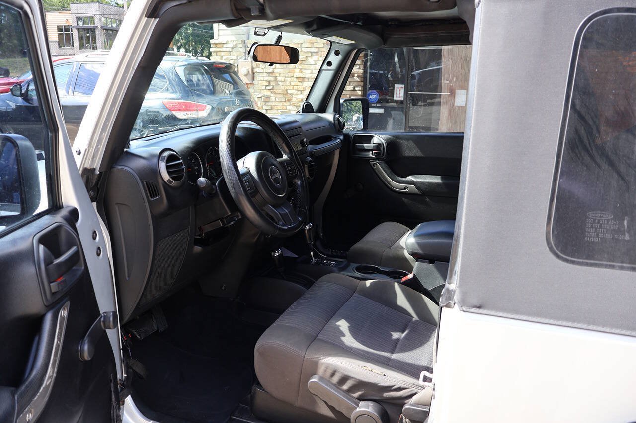 Used 2012 Jeep Wrangler Sport AWD/4WD image 15