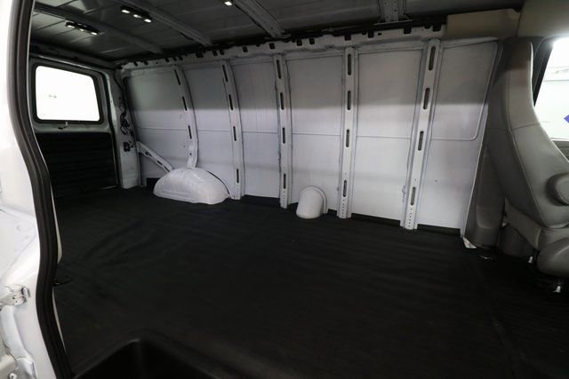 Used 2018 GMC Savana 2500 Extended image 4