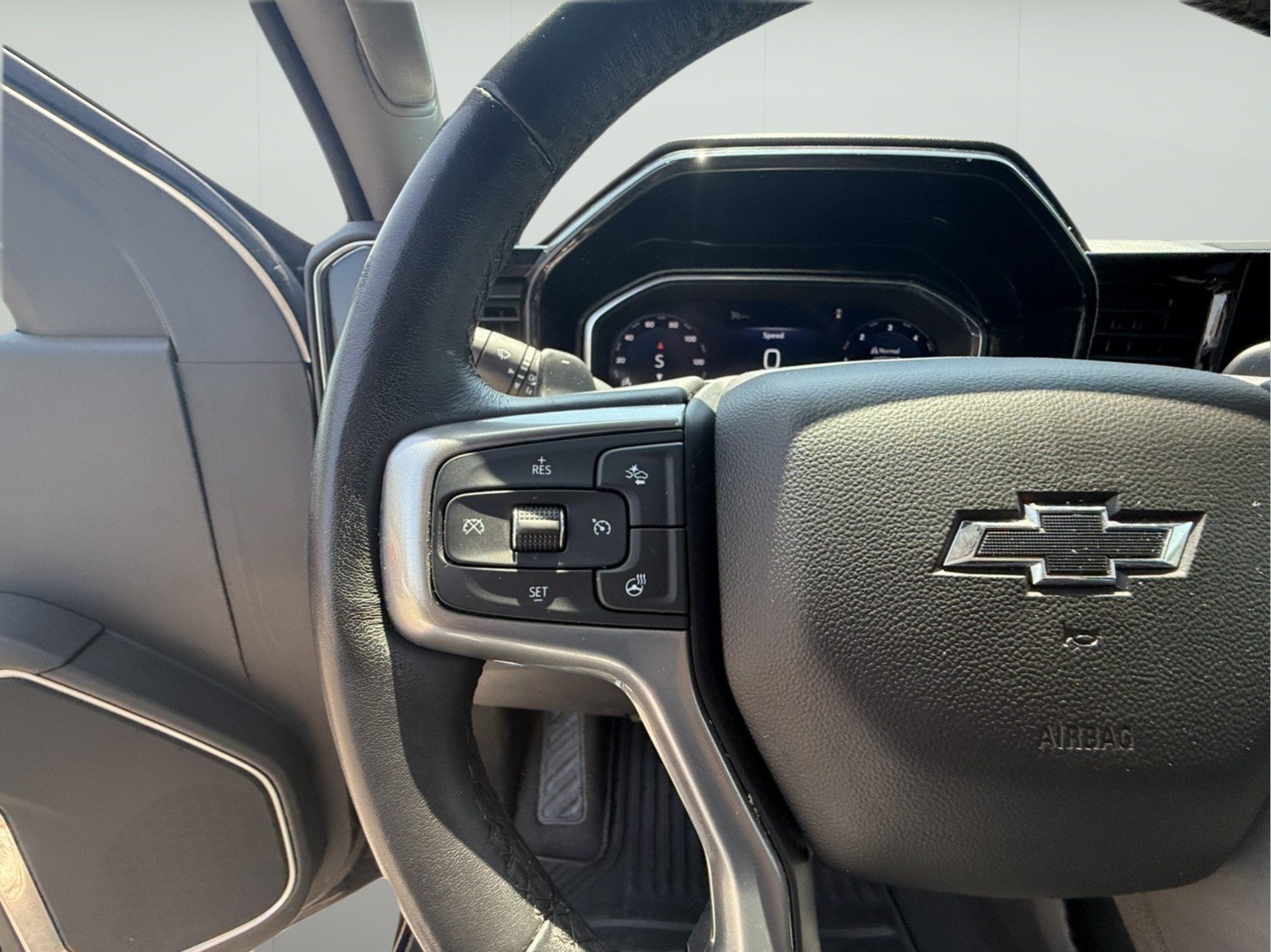 Used 2023 Chevrolet Silverado 1500 RST AWD/4WD image 18