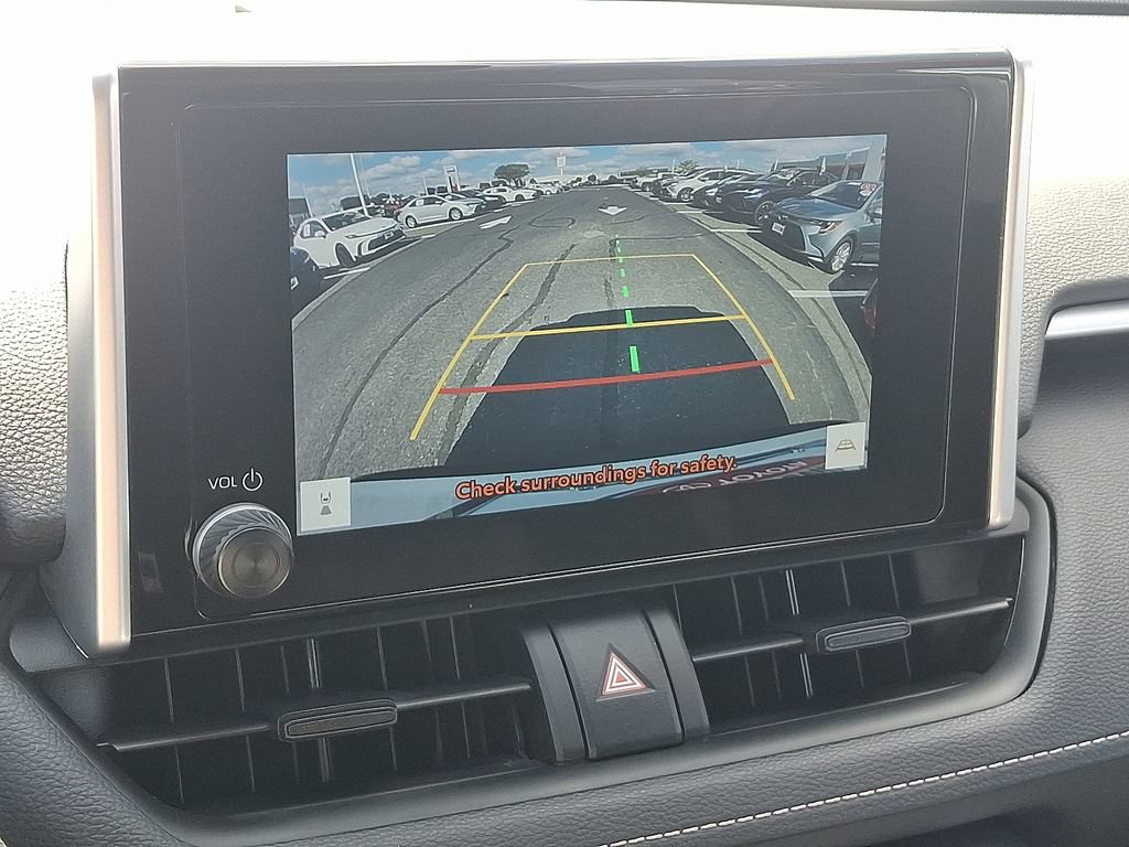 Used 2025 Toyota RAV4 LE AWD/4WD image 18