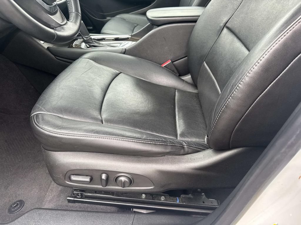 Used 2016 Chevrolet Malibu Premier w/ Driver Confidence Package FWD image 19