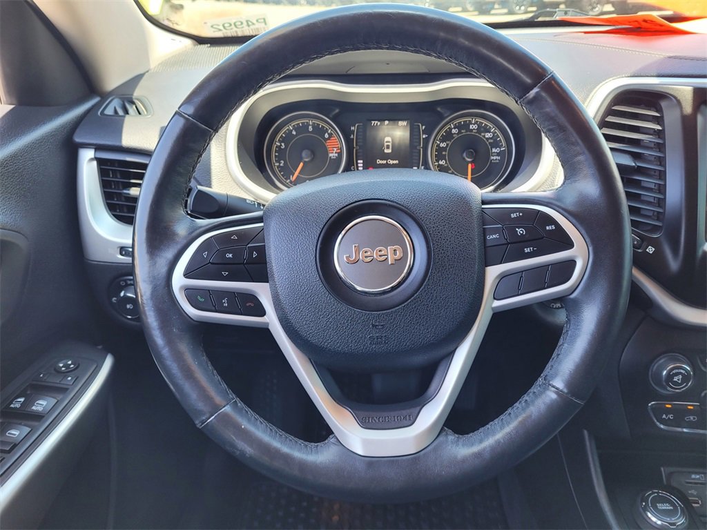 Used 2018 Jeep Cherokee Latitude Plus w/ Cold Weather Group image 10