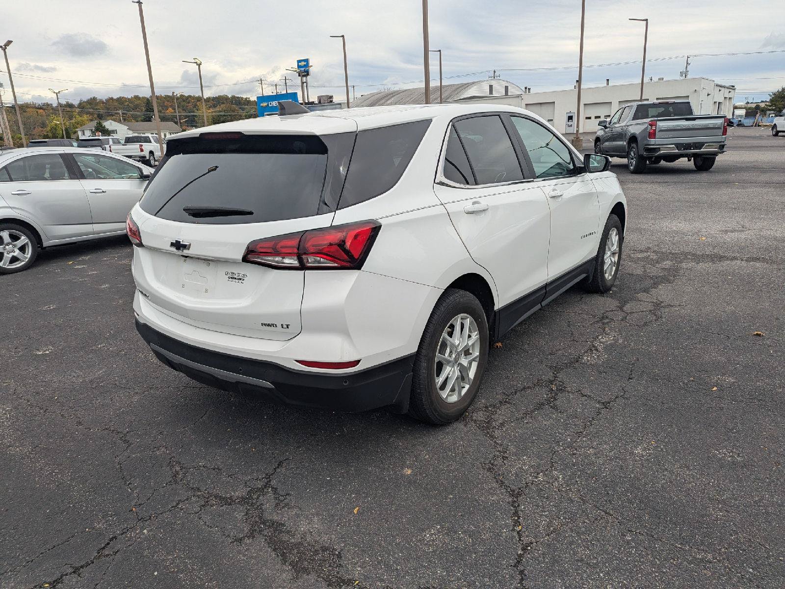 Used 2024 Chevrolet Equinox LT w/ LPO, Floor Liner Package AWD/4WD image 8