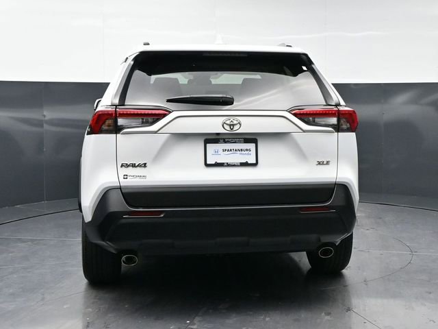 Used 2022 Toyota RAV4 XLE w/ Convenience Package image 6