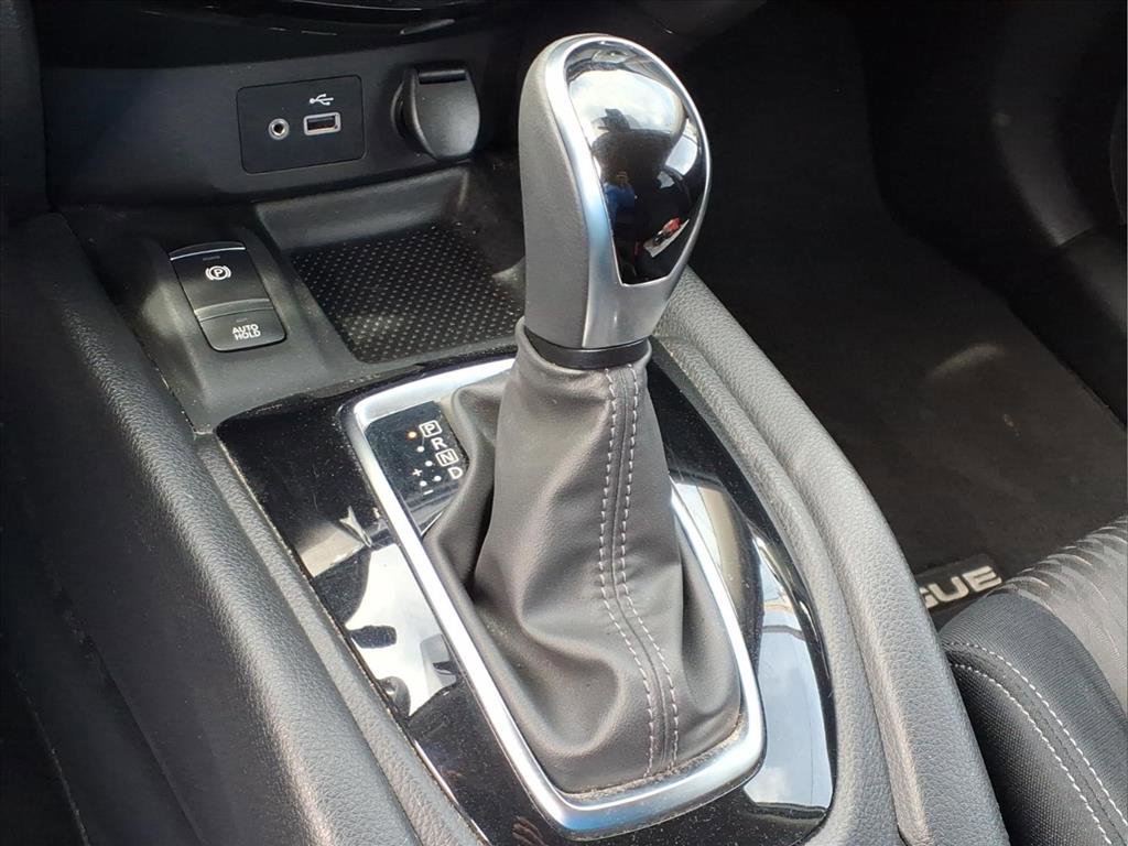 Used 2019 Nissan Rogue SV w/ Premium Package image 21