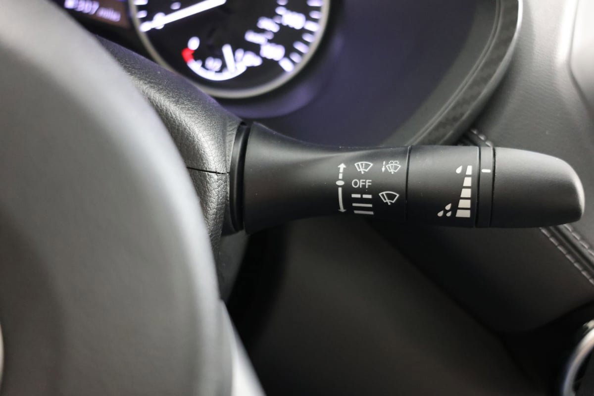Used 2025 Nissan Sentra SV FWD image 22