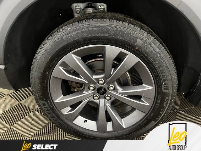 Used 2023 Ford Explorer XLT w/ Equipment Group 202A AWD/4WD image 19