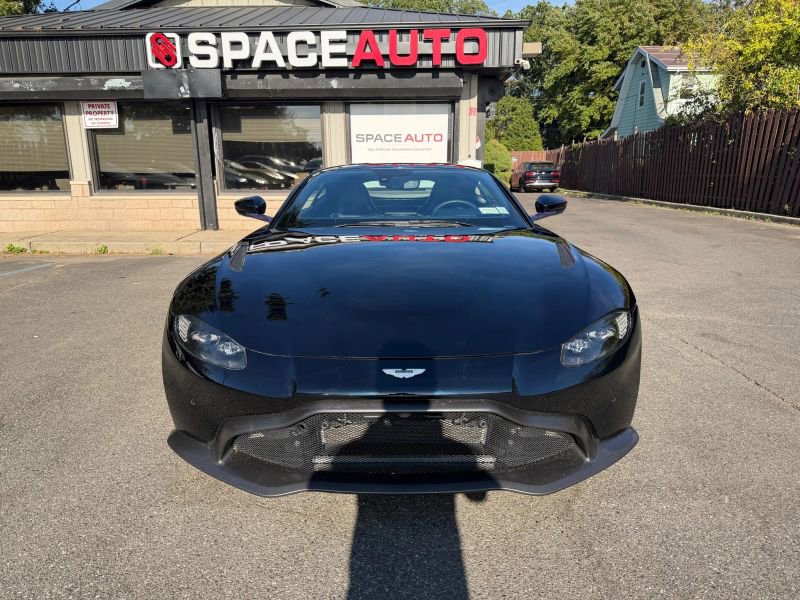 Used 2020 Aston Martin V8 Vantage Coupe image 2