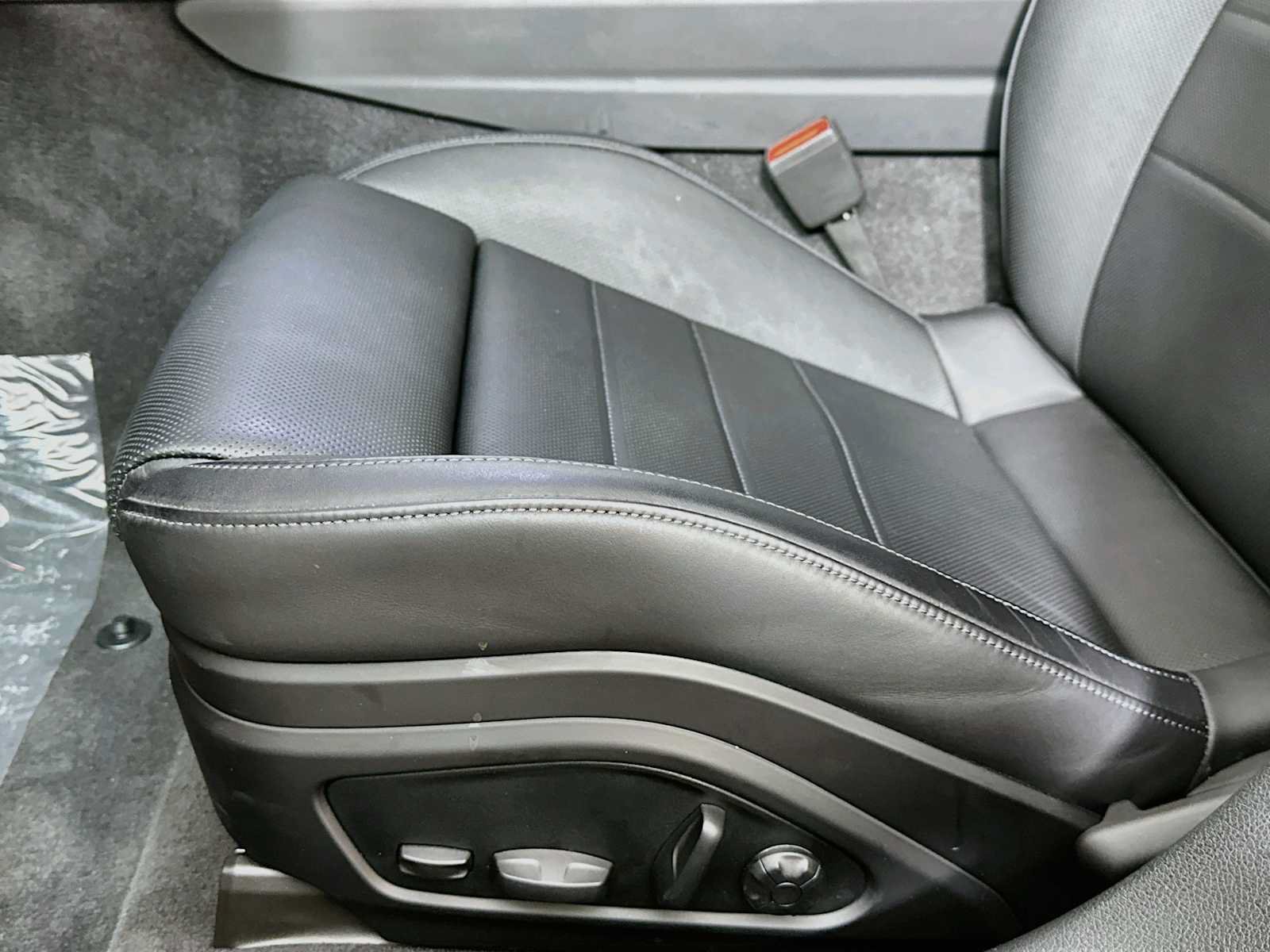 Certified 2025 Porsche Panamera 4 AWD/4WD image 12