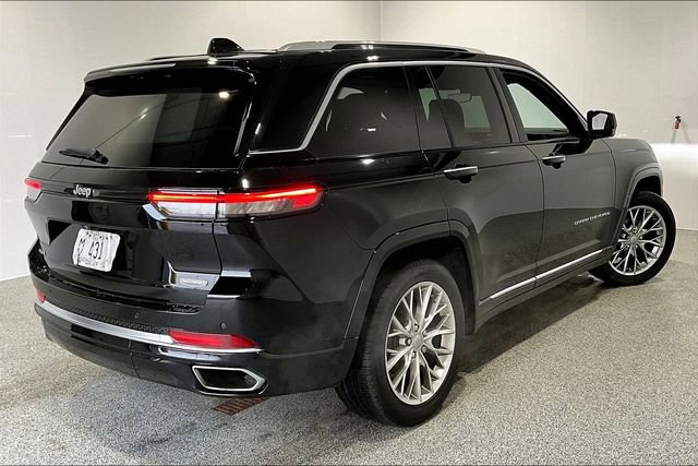 Used 2023 Jeep Grand Cherokee Summit w/ Luxury Tech Group V image 5