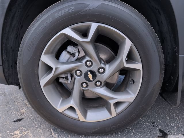Used 2025 Chevrolet Trax LT FWD image 24