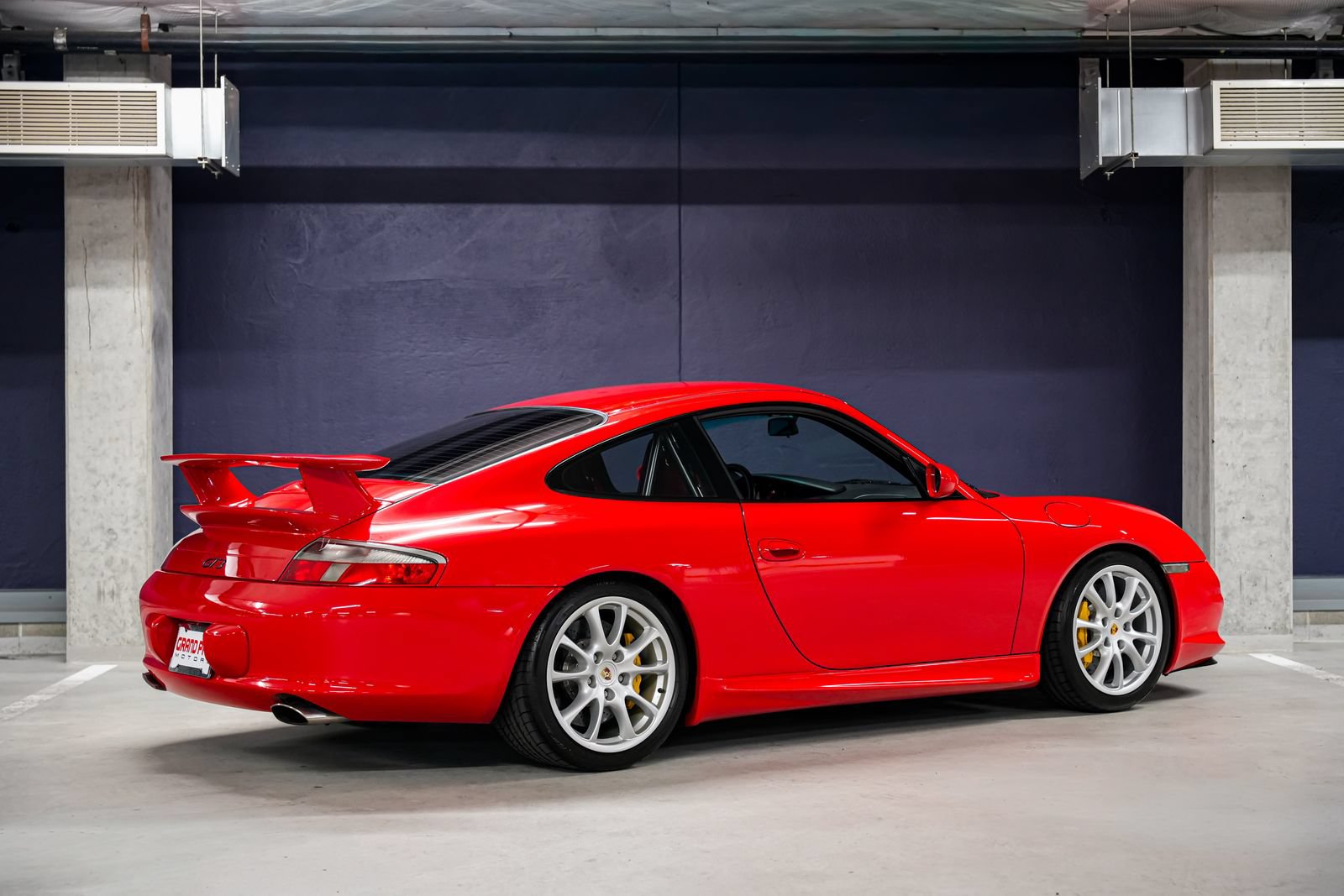 Used 2004 Porsche 911 GT3 RWD image 3