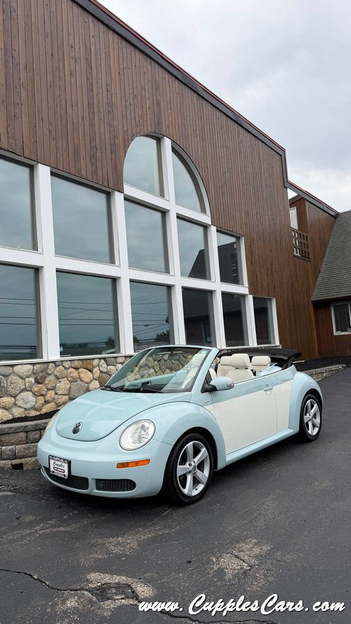 Used 2010 Volkswagen Beetle Final Edition FWD image 28