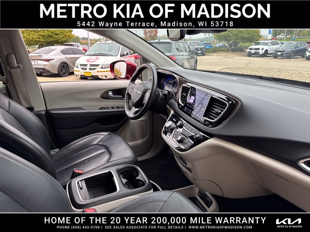 Used 2019 Chrysler Pacifica Touring-L Plus FWD image 47