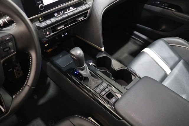 Used 2025 Toyota Camry SE FWD image 29