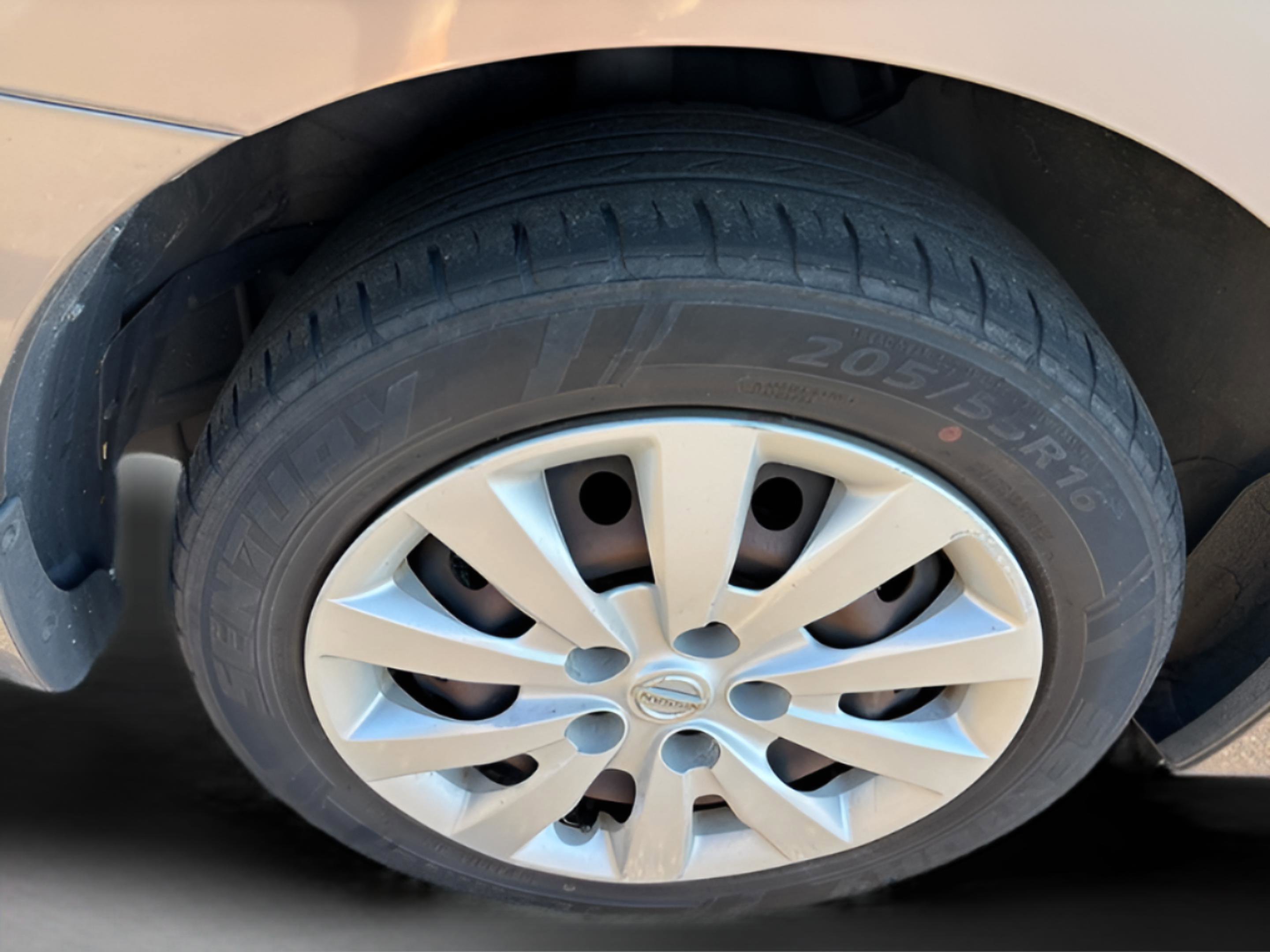 Used 2016 Nissan Sentra SV image 31