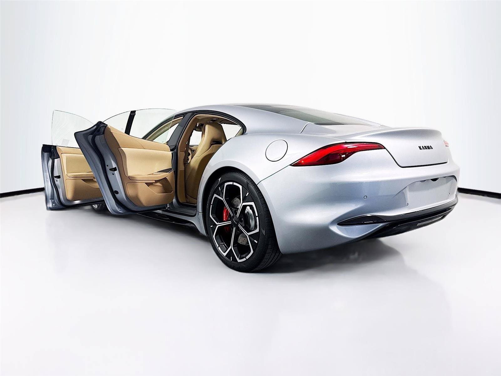 New 2025 Karma Revero Luxury RWD image 37