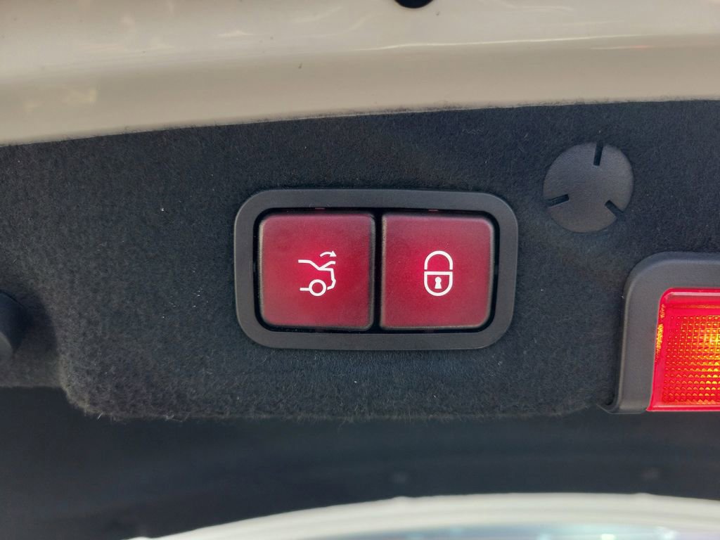 Used 2020 Mercedes-Benz C 300 Sedan image 9