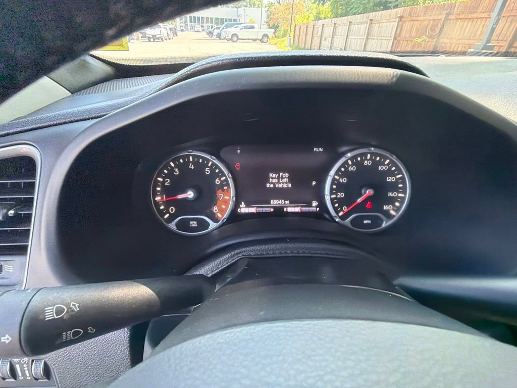 Used 2018 Jeep Renegade Limited w/ UConnect 8.4 Nav Group AWD/4WD image 30