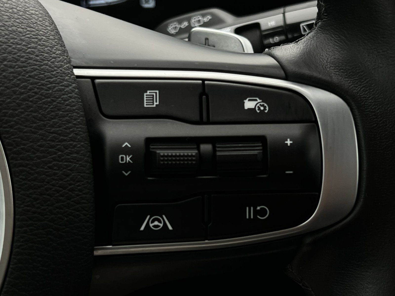 Used 2023 Kia Sportage EX AWD/4WD image 38