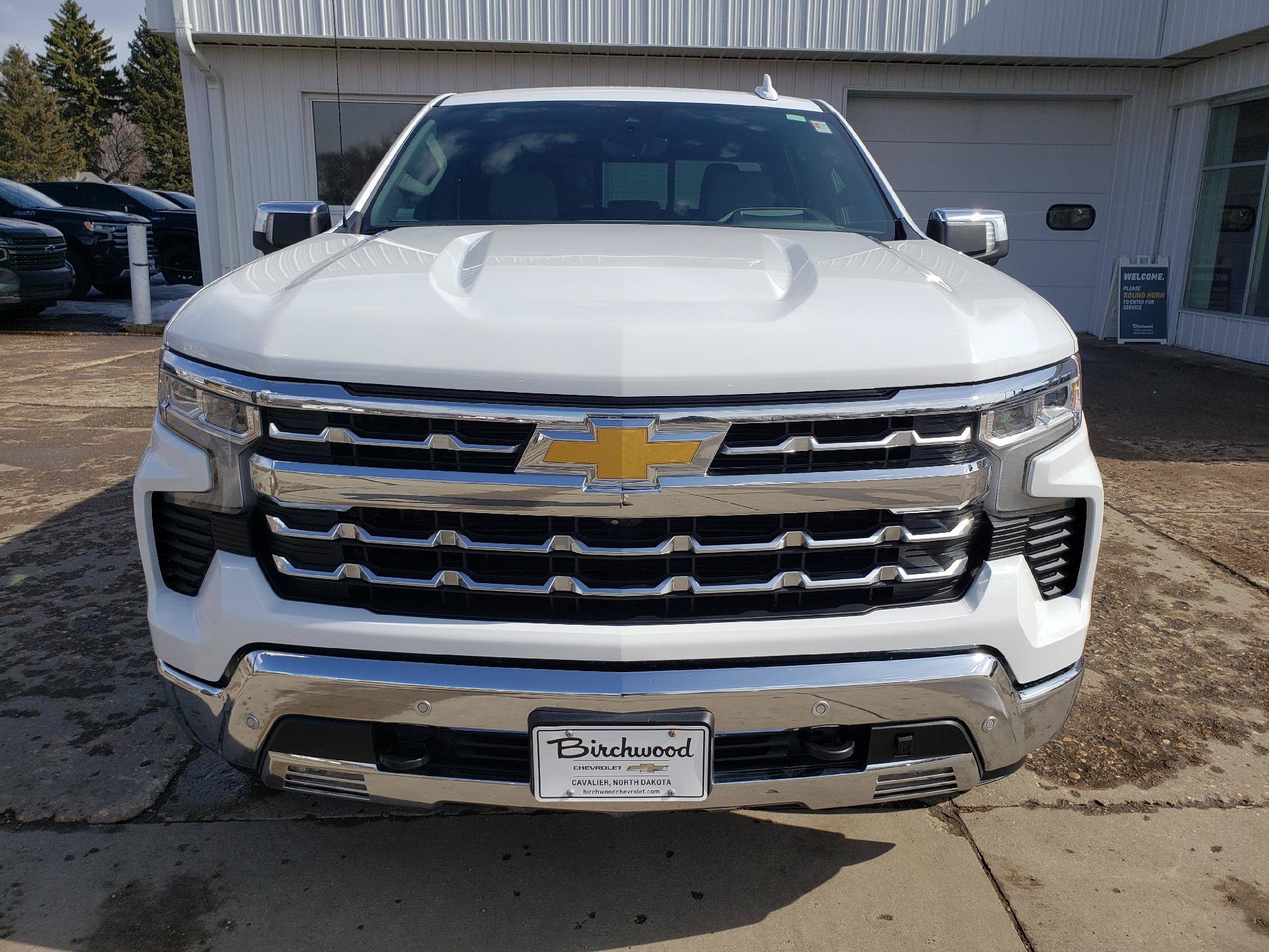 Used 2023 Chevrolet Silverado 1500 LTZ w/ Technology Package AWD/4WD image 6