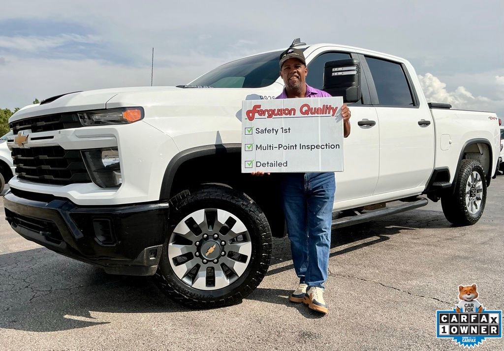 Used 2024 Chevrolet Silverado 2500 Custom w/ Custom Value Package image 1