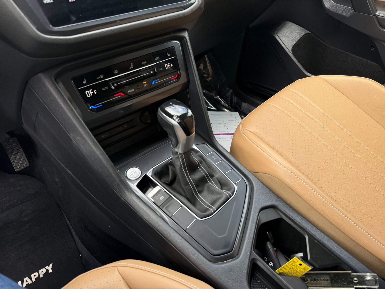 Certified 2023 Volkswagen Tiguan SE w/ Panoramic Sunroof Package image 13