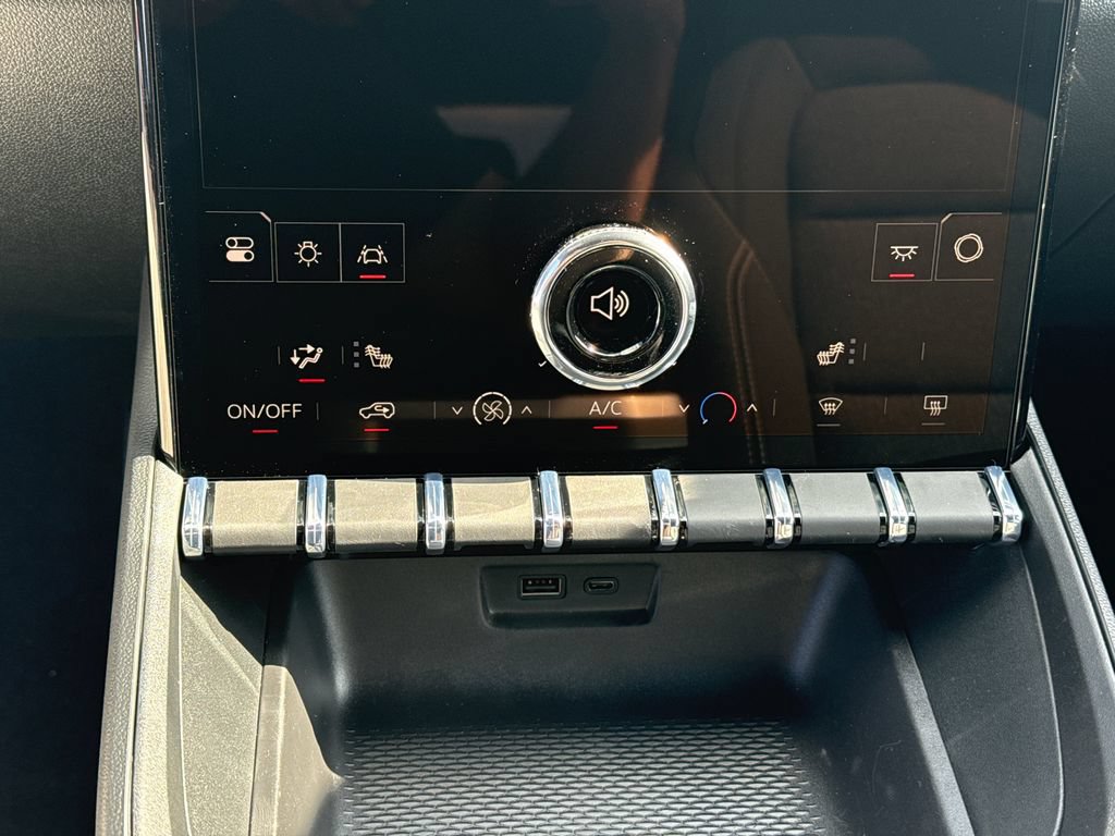 New 2027 GMC Terrain Elevation w/ Technology Package II AWD/4WD image 24