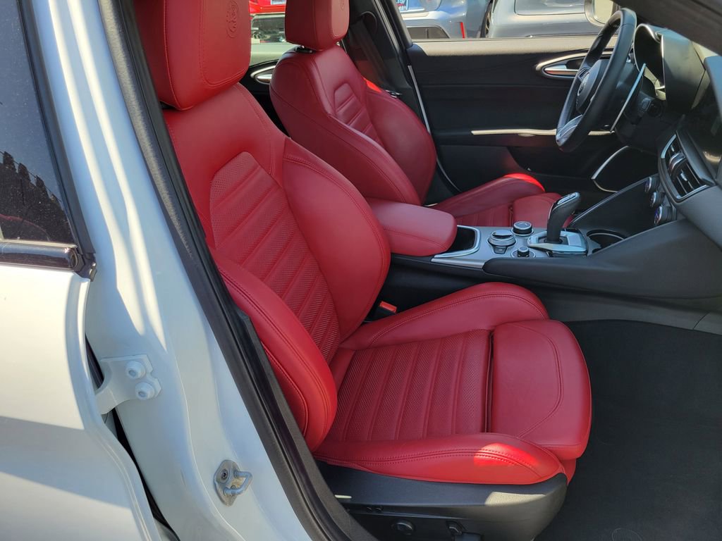 Used 2022 Alfa Romeo Giulia Veloce image 18