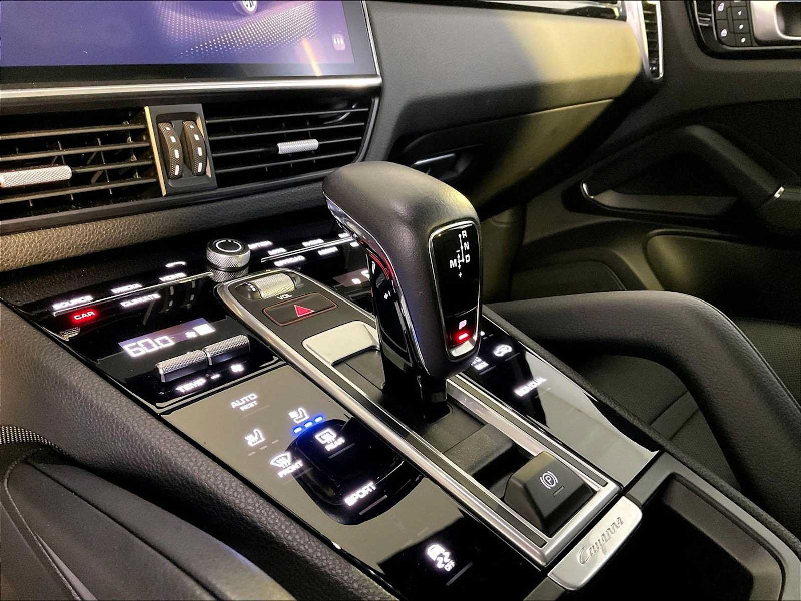 Certified 2023 Porsche Cayenne AWD/4WD image 17