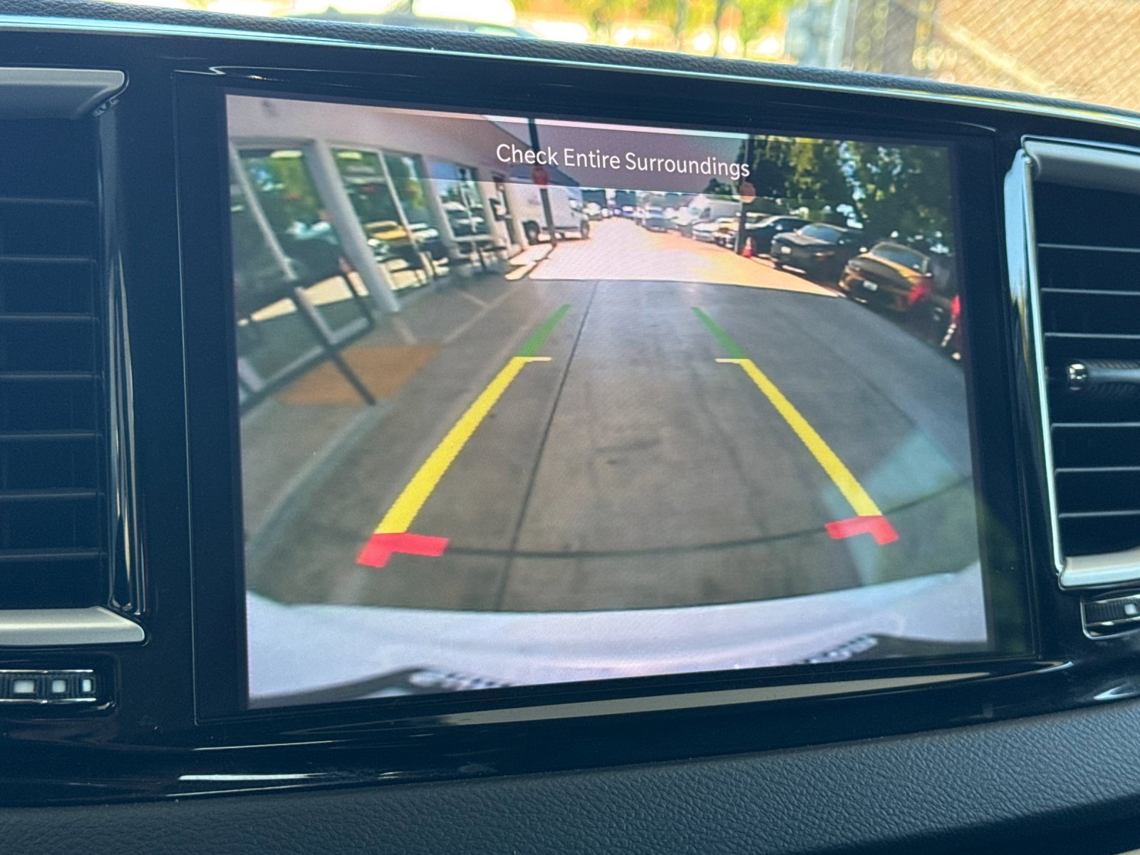 Used 2022 Chrysler Pacifica Touring-L image 20