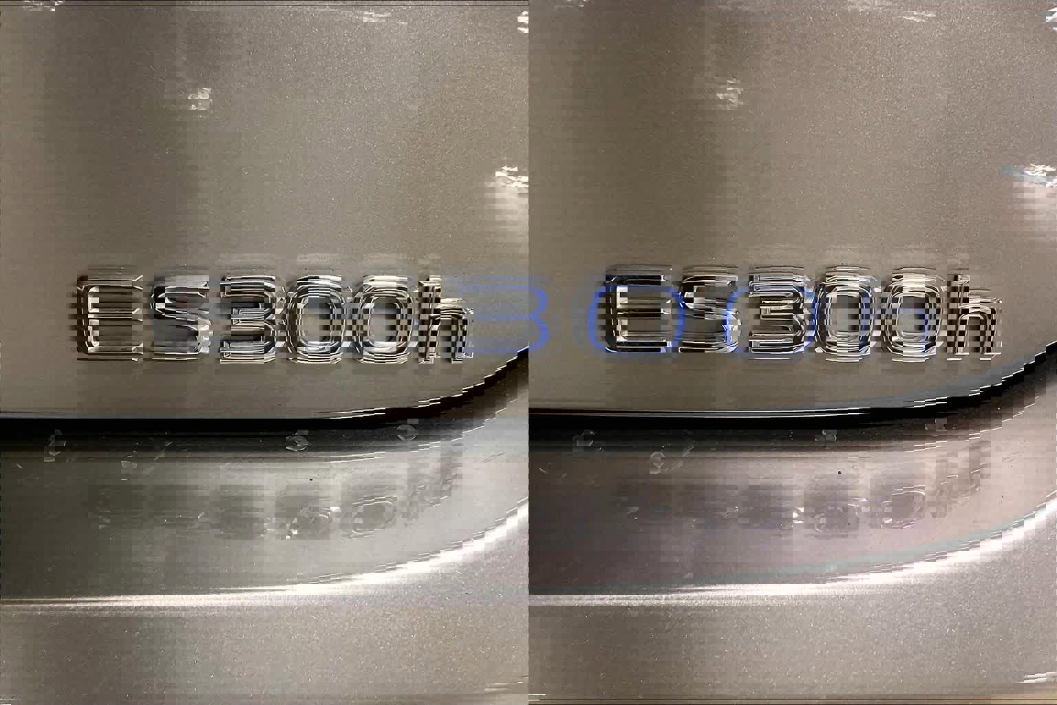 Used 2021 Lexus ES 300h Ultra Luxury w/ Accessory Package 2 image 10