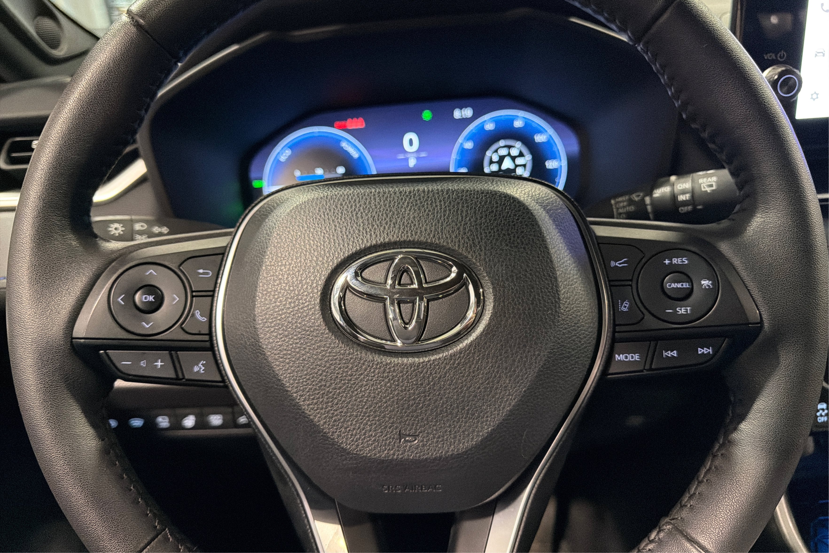 Used 2025 Toyota RAV4 XSE w/ Advanced Technology Package AWD/4WD image 23