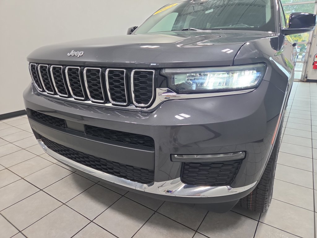Used 2023 Jeep Grand Cherokee L Limited AWD/4WD image 20