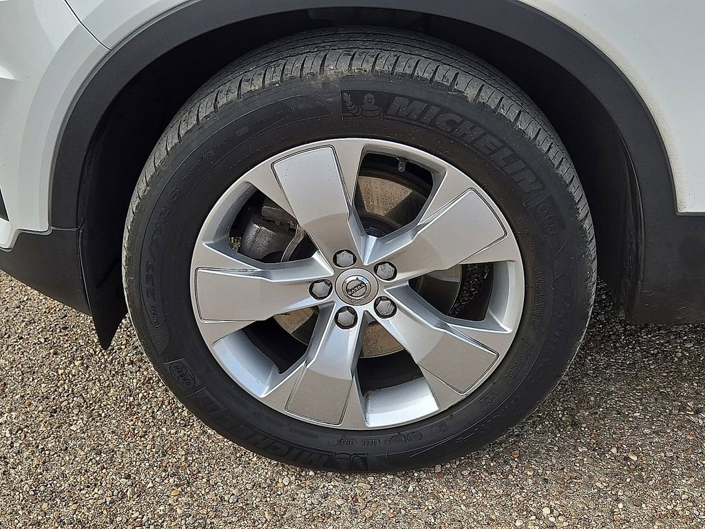 Certified 2021 Volvo XC40 T5 Momentum image 10