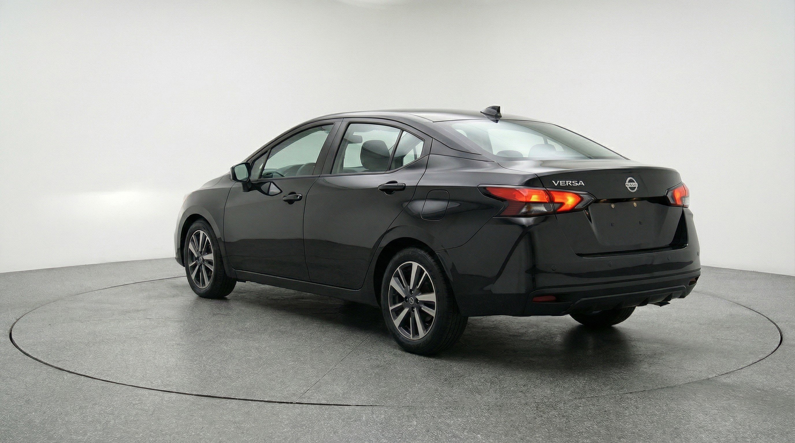 Used 2025 Nissan Versa SV FWD image 6