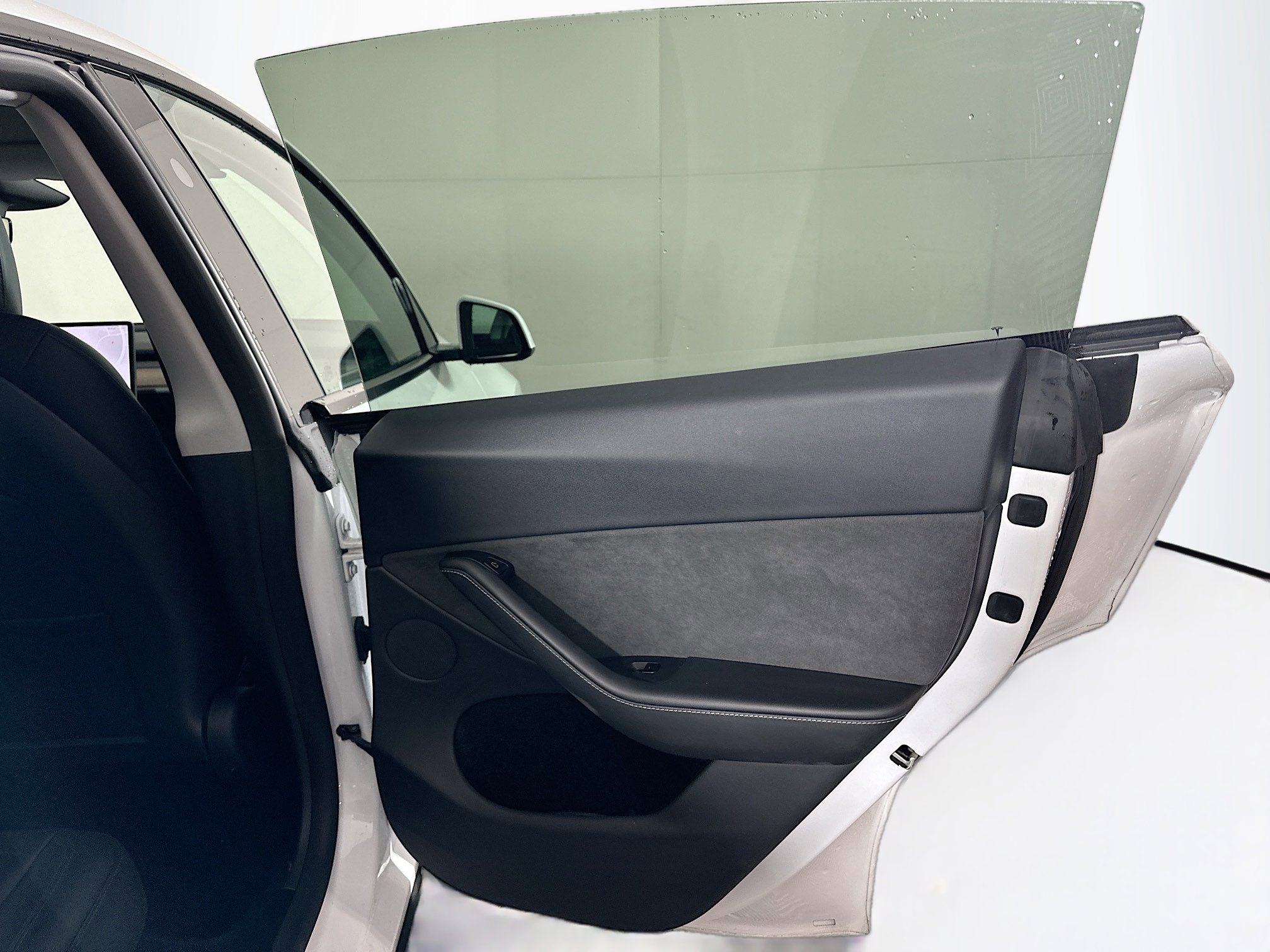 Used 2025 Tesla Model Y Long Range image 29