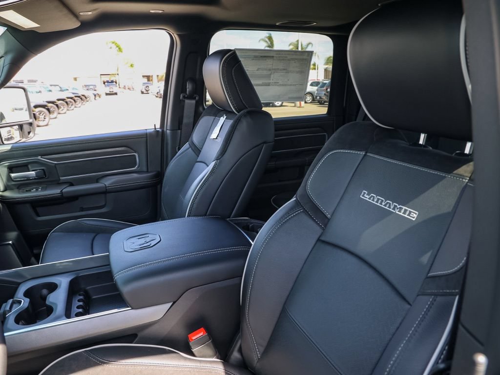 New 2026 RAM 3500 Laramie AWD/4WD image 15