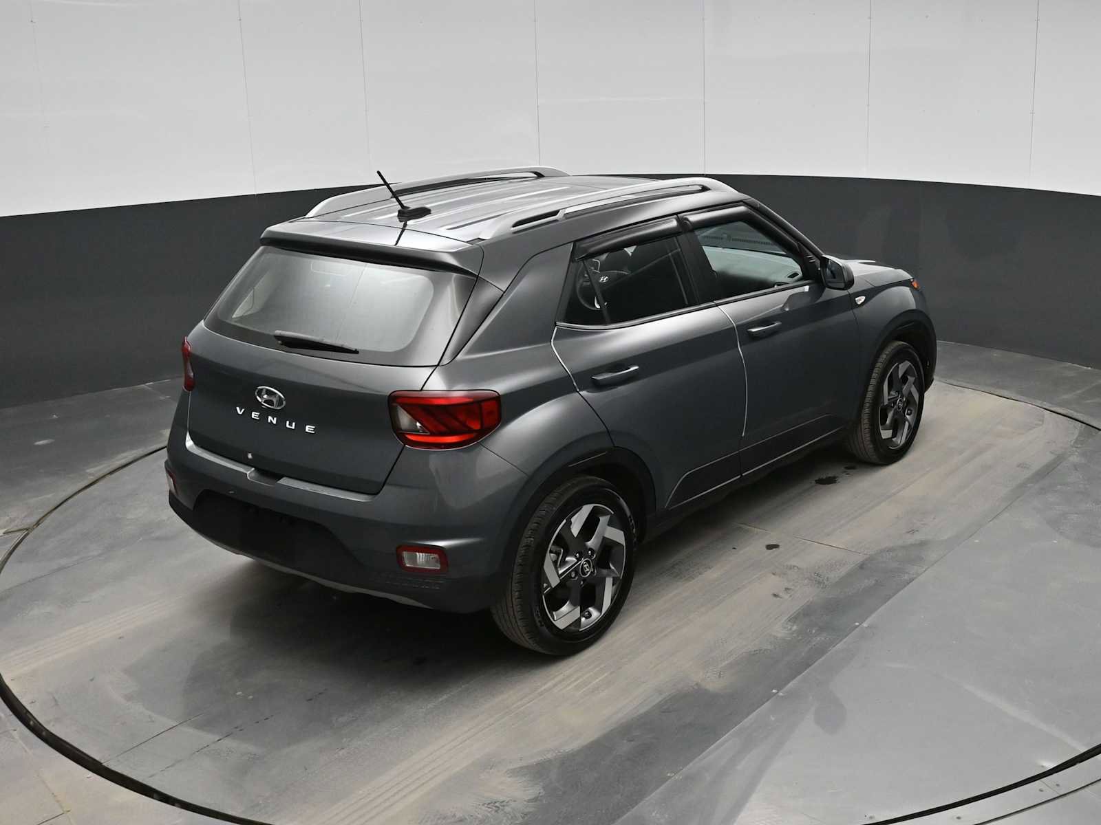 Certified 2024 Hyundai Venue SEL image 28