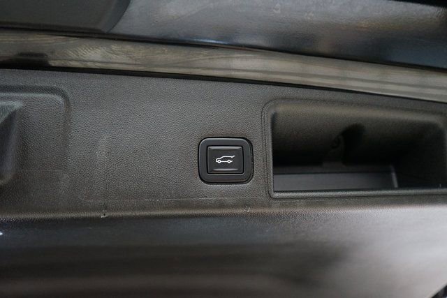 Used 2022 GMC Terrain SLT w/ Infotainment Package II image 51