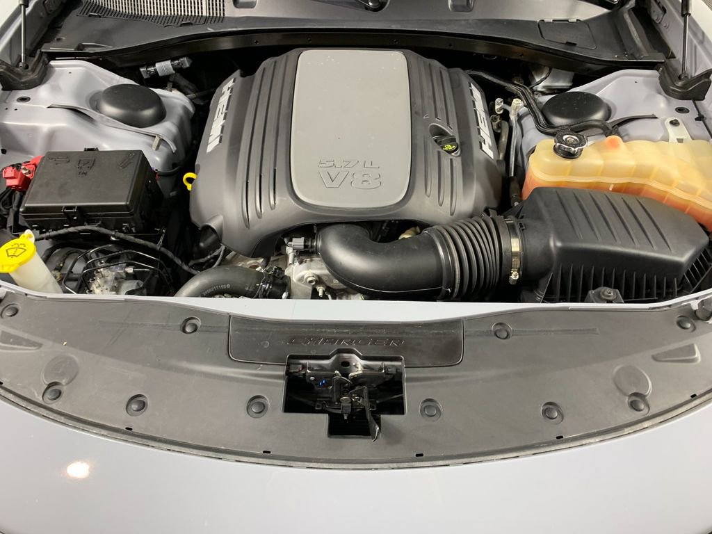 Used 2022 Dodge Charger R/T w/ Plus Group RWD image 11
