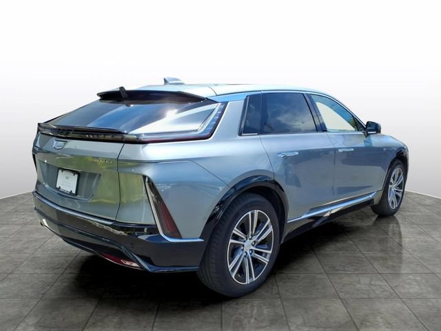 Certified 2024 Cadillac Lyriq Luxury AWD/4WD image 5