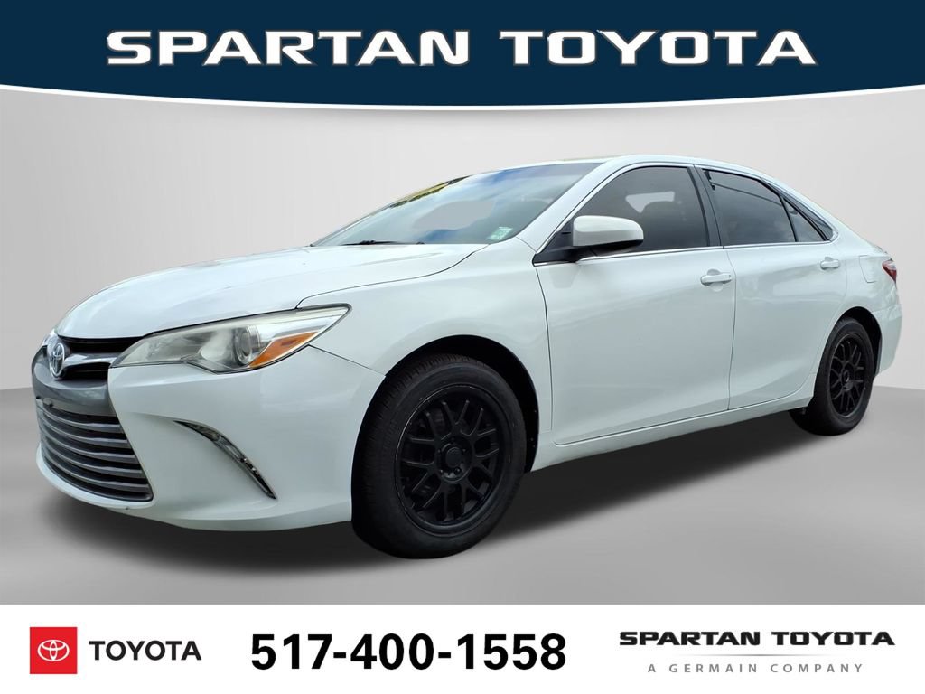 Used 2017 Toyota Camry LE FWD image 1