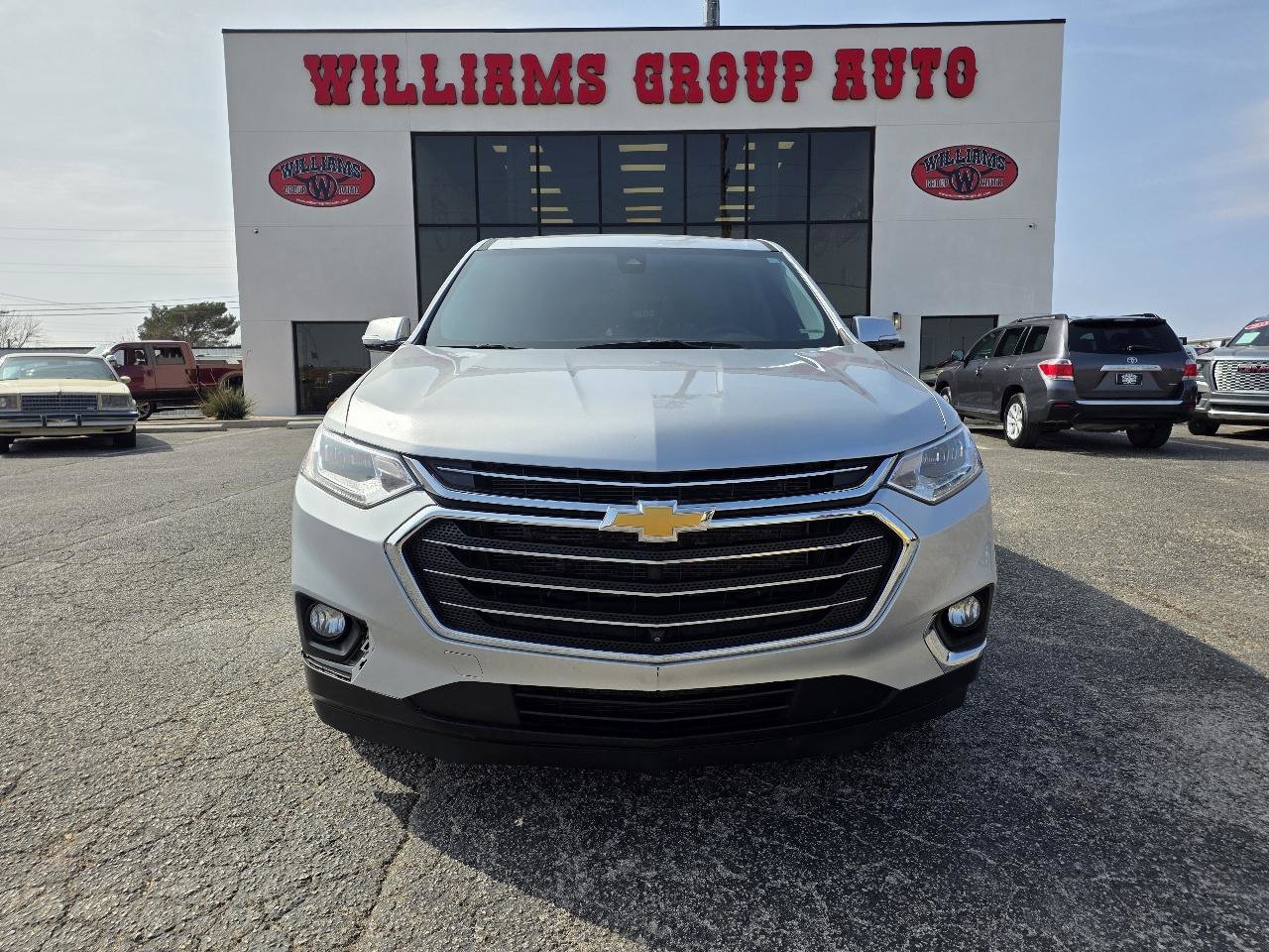Used 2020 Chevrolet Traverse Premier image 2