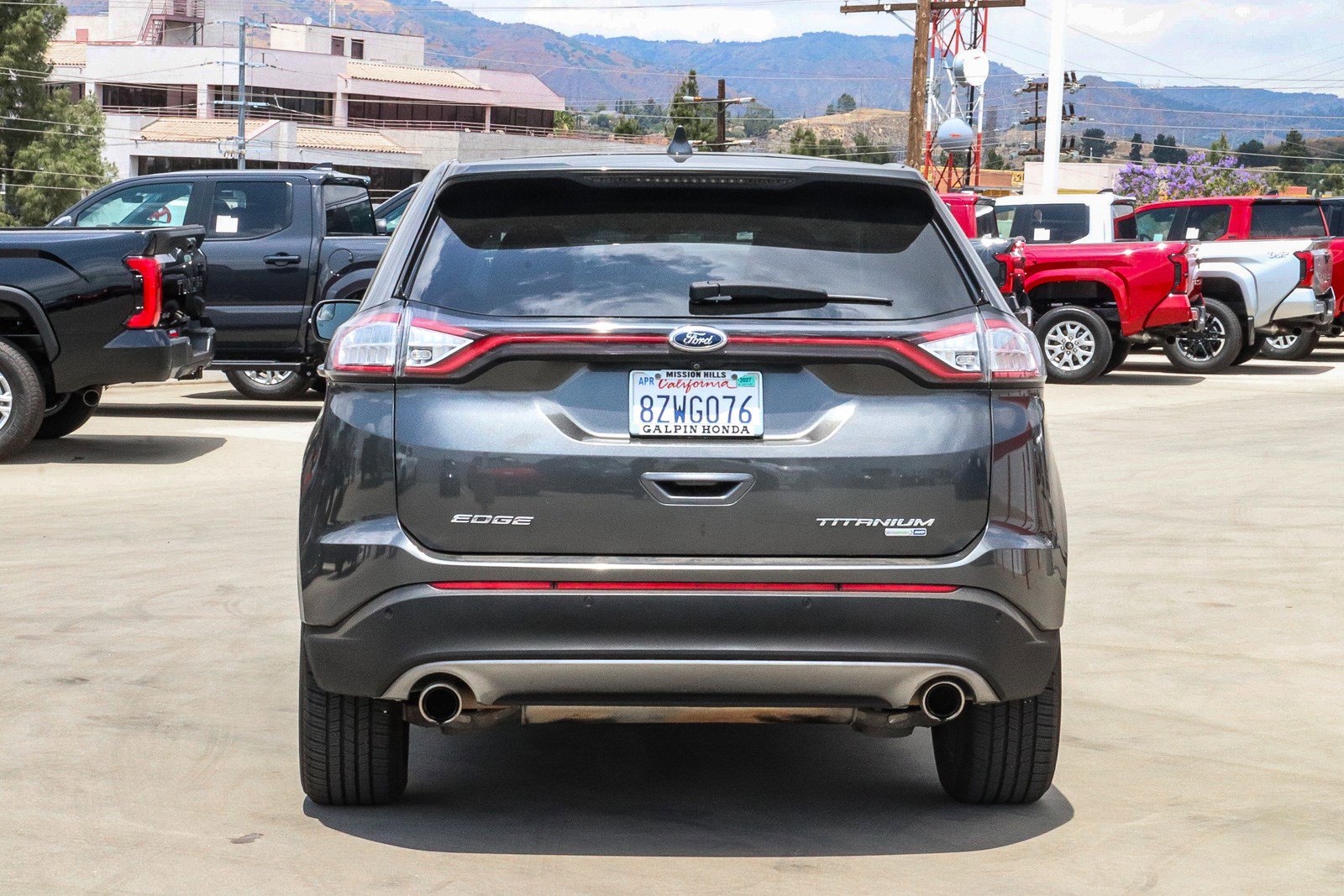 Used 2018 Ford Edge Titanium w/ Equipment Group 301A AWD/4WD image 6