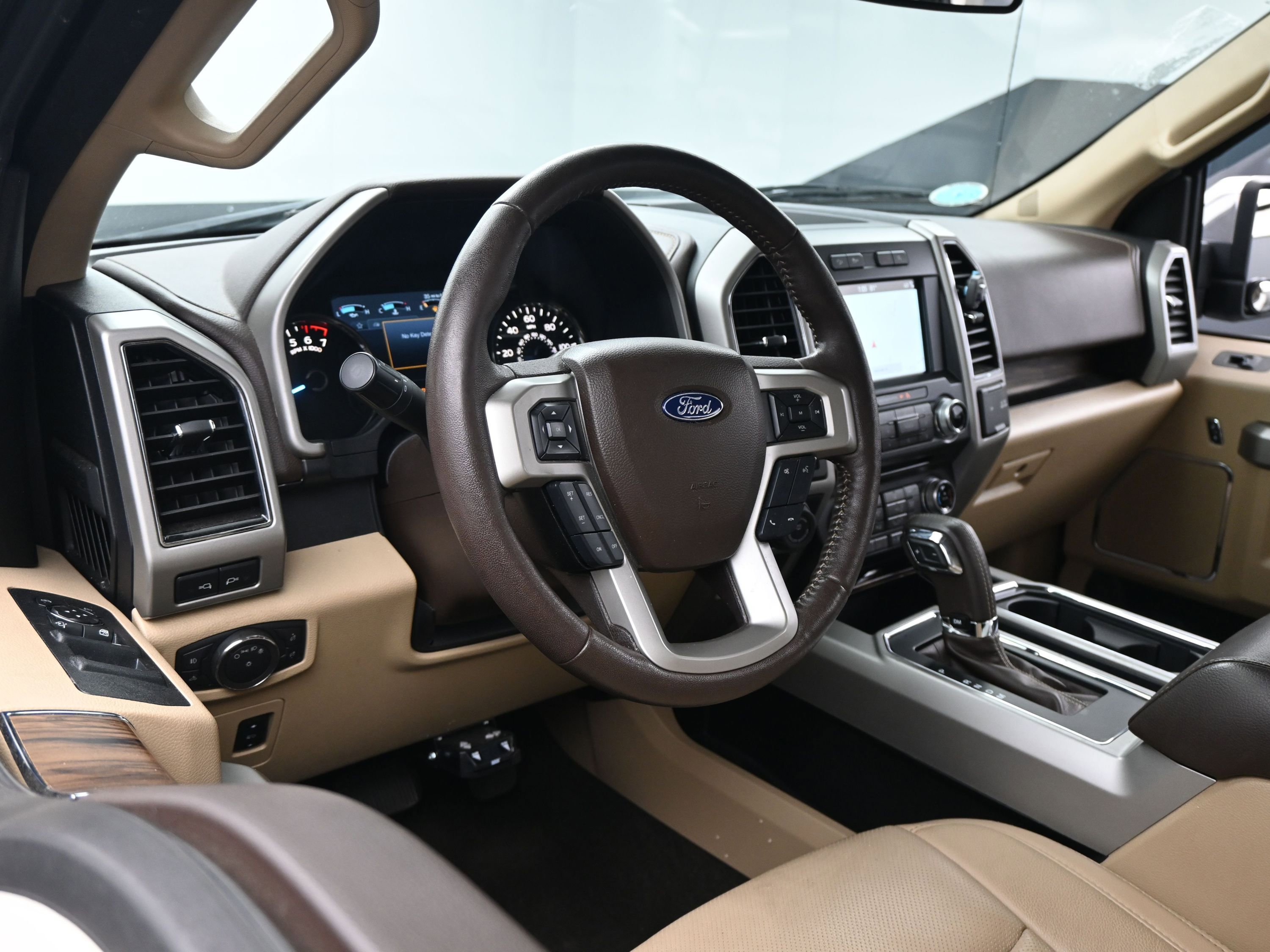 Used 2018 Ford F150 Lariat w/ Equipment Group 502A Luxury image 22