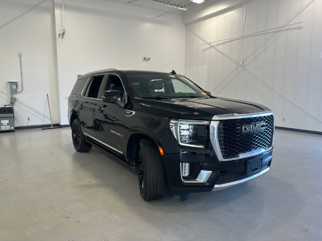 Certified 2022 GMC Yukon Denali w/ Max Trailering Package AWD/4WD image 3